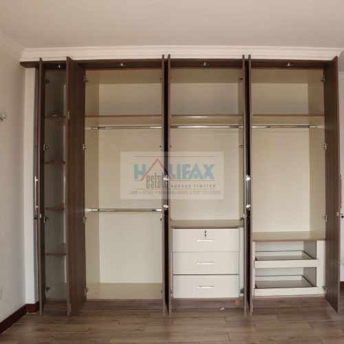 Park Haven Apartments - 3 Bedroom Apartment On 2nd Parklands Avenue