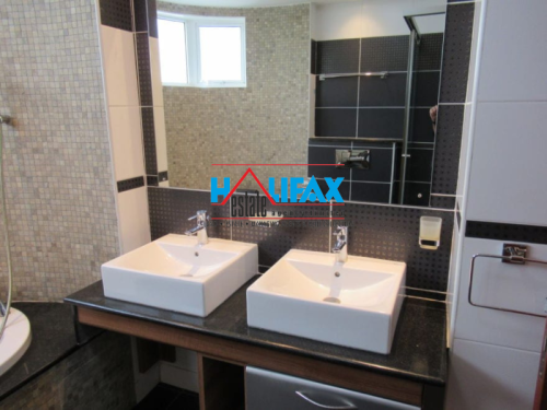 One Riverside Drive Apartment - Riverside