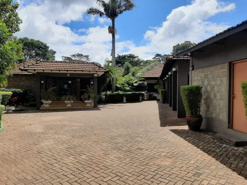 Beautiful and Spacious 5 bedroom - Spring Valley
